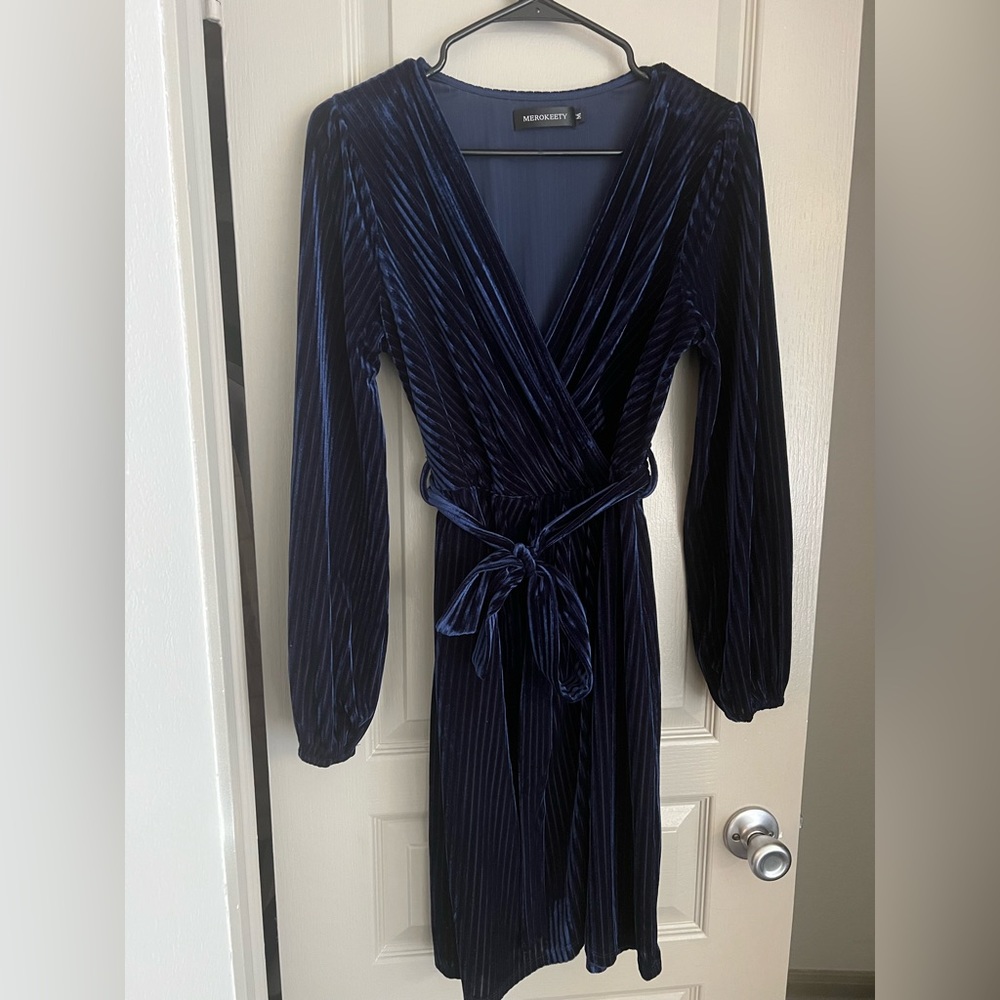 MEROKEETY Womens Long Sleeve Wrap Velvet Mini Dress, size medium, dark blue